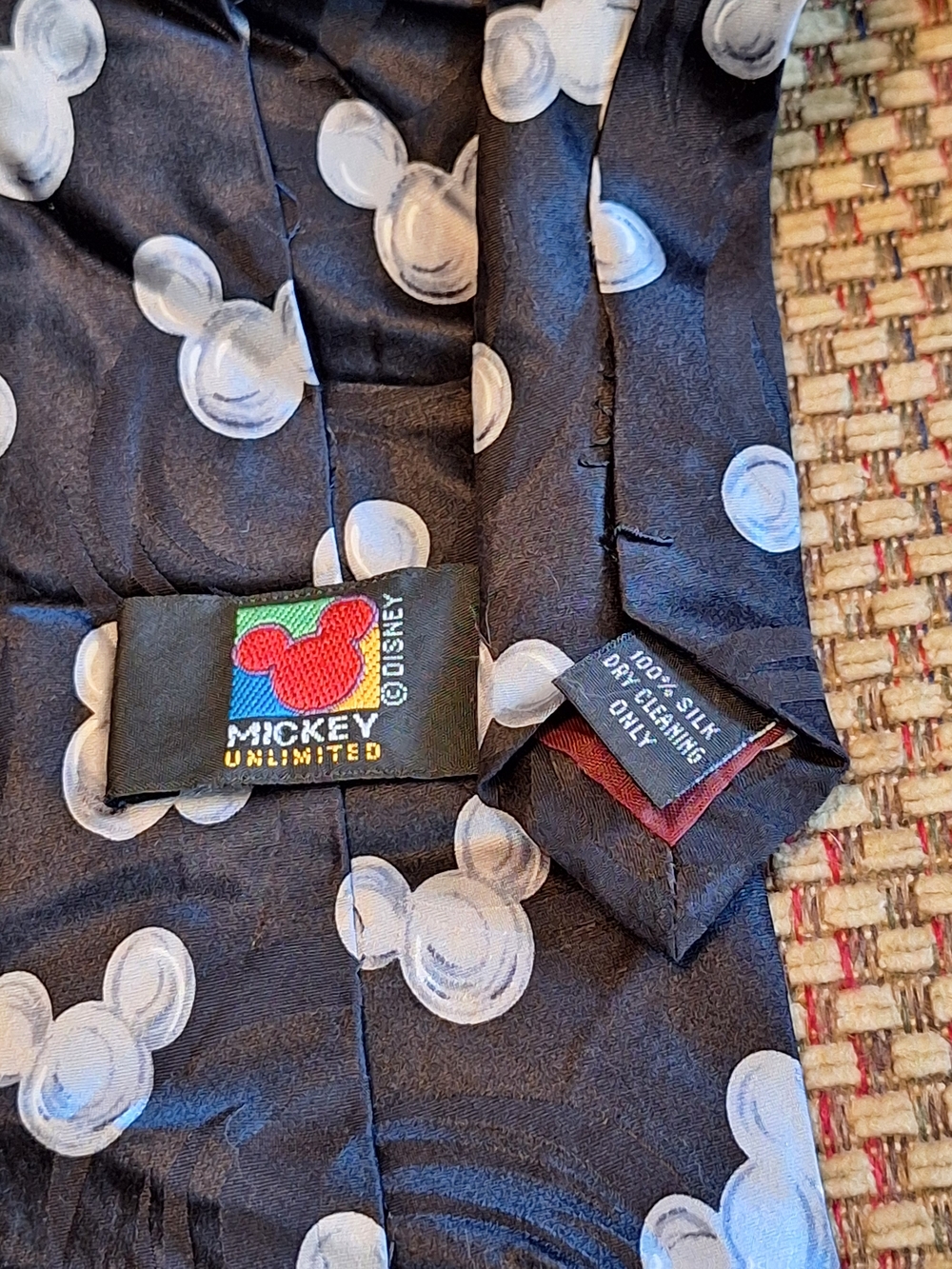 6 Assorted Men's Novelty Ties - Picture 10 of 10